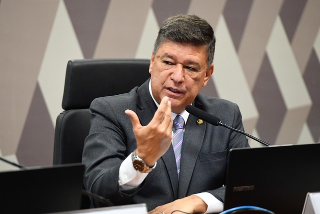 Senador Carlos Viana defende equilíbrio entre liberdade e responsabilidade nas redes sociais