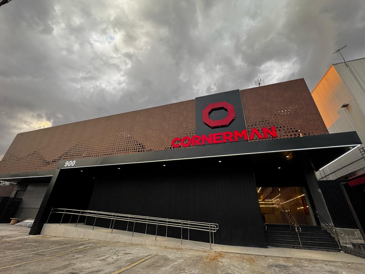 AULA DE MUAY THAI, JIU-JITSU E MMA: CORNERMAN, O MAIOR CENTRO DE ARTES MARCIAIS DA AMÉRICA LATINA